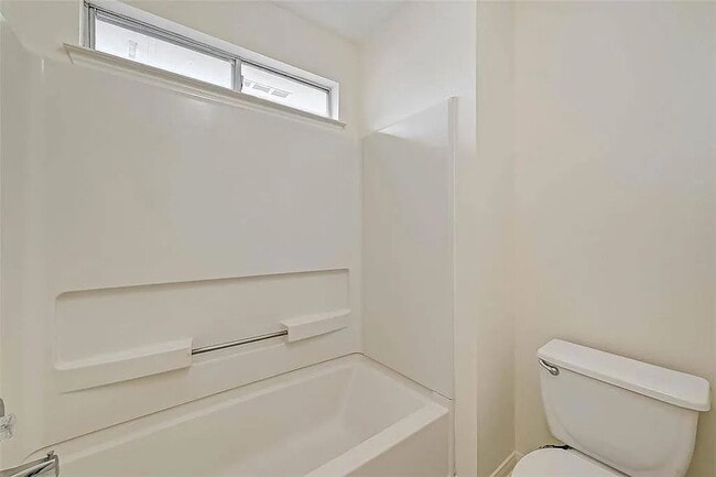 Building Photo - 16131 Canaridge Dr