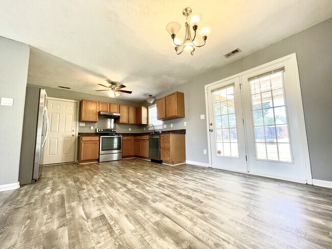 Building Photo - 115 Purple Martin Pl