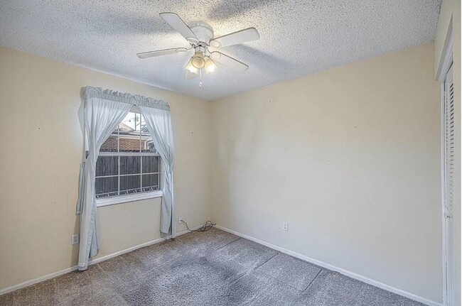Building Photo - 707 Heron Ln
