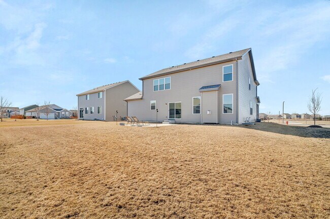 Building Photo - 733 Juniper St