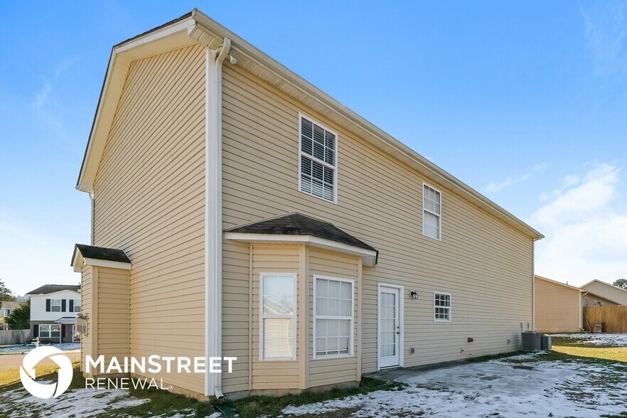 Building Photo - 6811 Highbank Ln