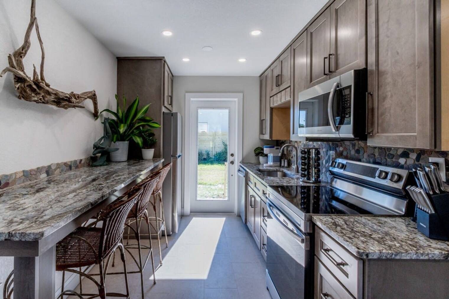 Building Photo - 400 S Atlantic Ave