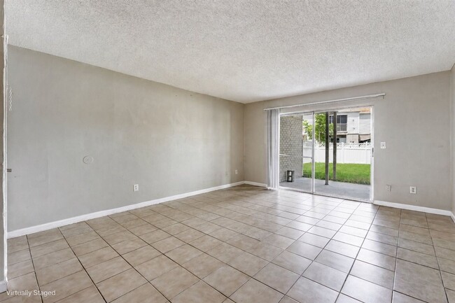 Building Photo - 7210 N Manhattan Ave