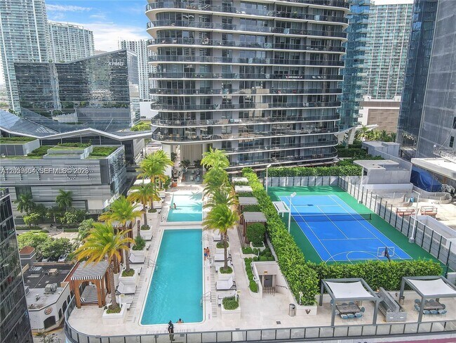 Building Photo - 801 S Miami Ave