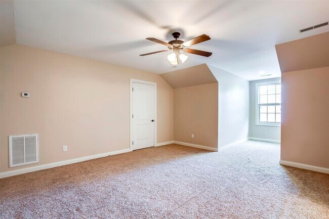 Building Photo - 239 Chippewa Dr