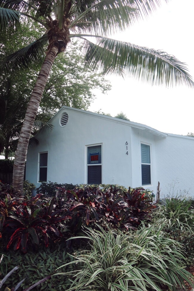 Building Photo - 614 Palm St