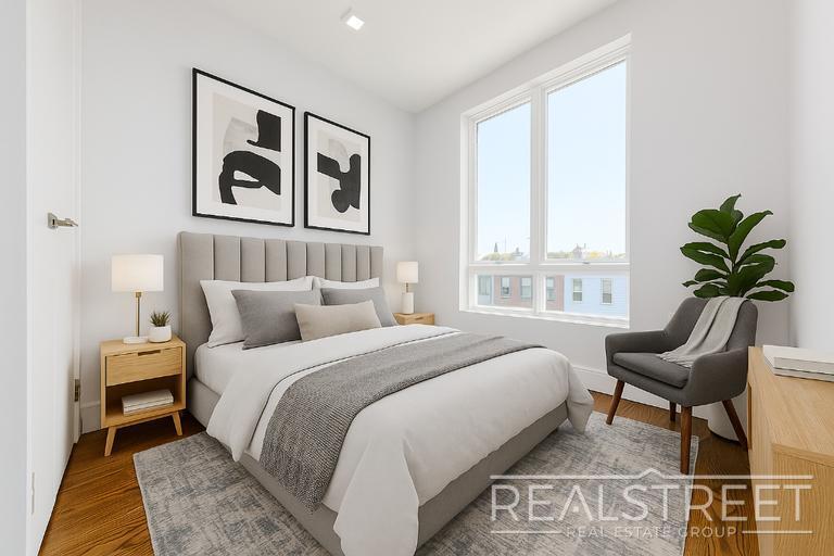 Building Photo - Luxury 2 BR in Bushwick with Balcony & Roof Deck!