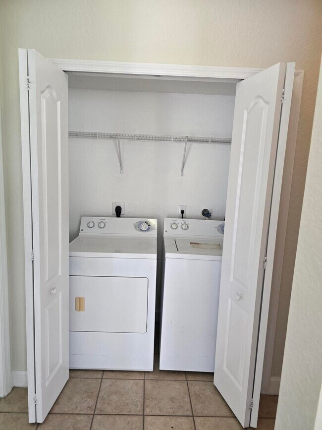 Building Photo - 1011 Shoma Dr