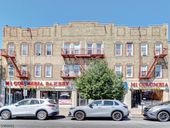 Primary Photo - 138 Elmora Ave