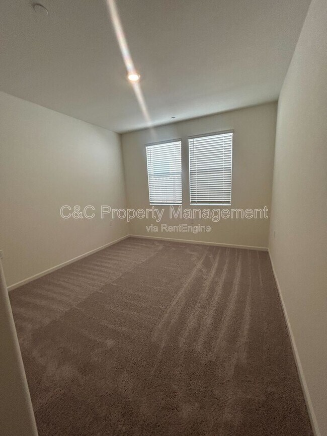 Building Photo - 2254 S Sylmar Ave