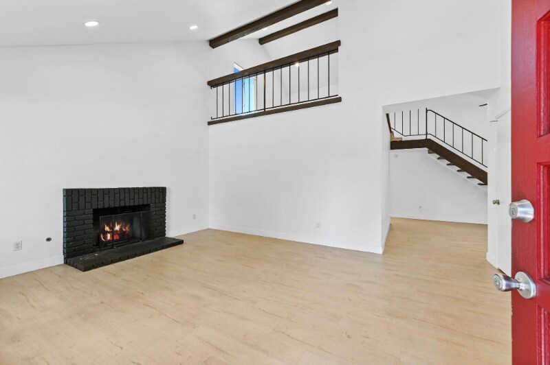 Building Photo - 9908 Knollview Dr