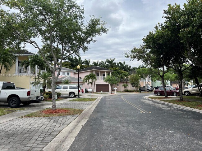 Building Photo - 3334 NE 3rd Dr