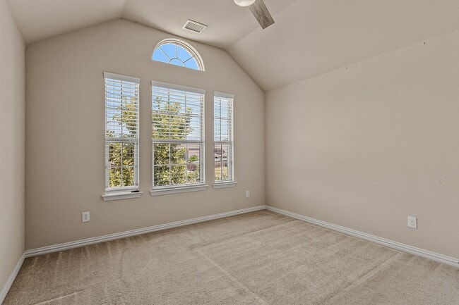 Building Photo - 14020 Sparrow Hill Dr