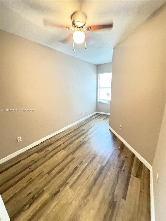 Building Photo - 3622 Oleander Terrace