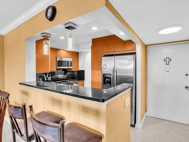 Building Photo - 401 Golden Isles Dr