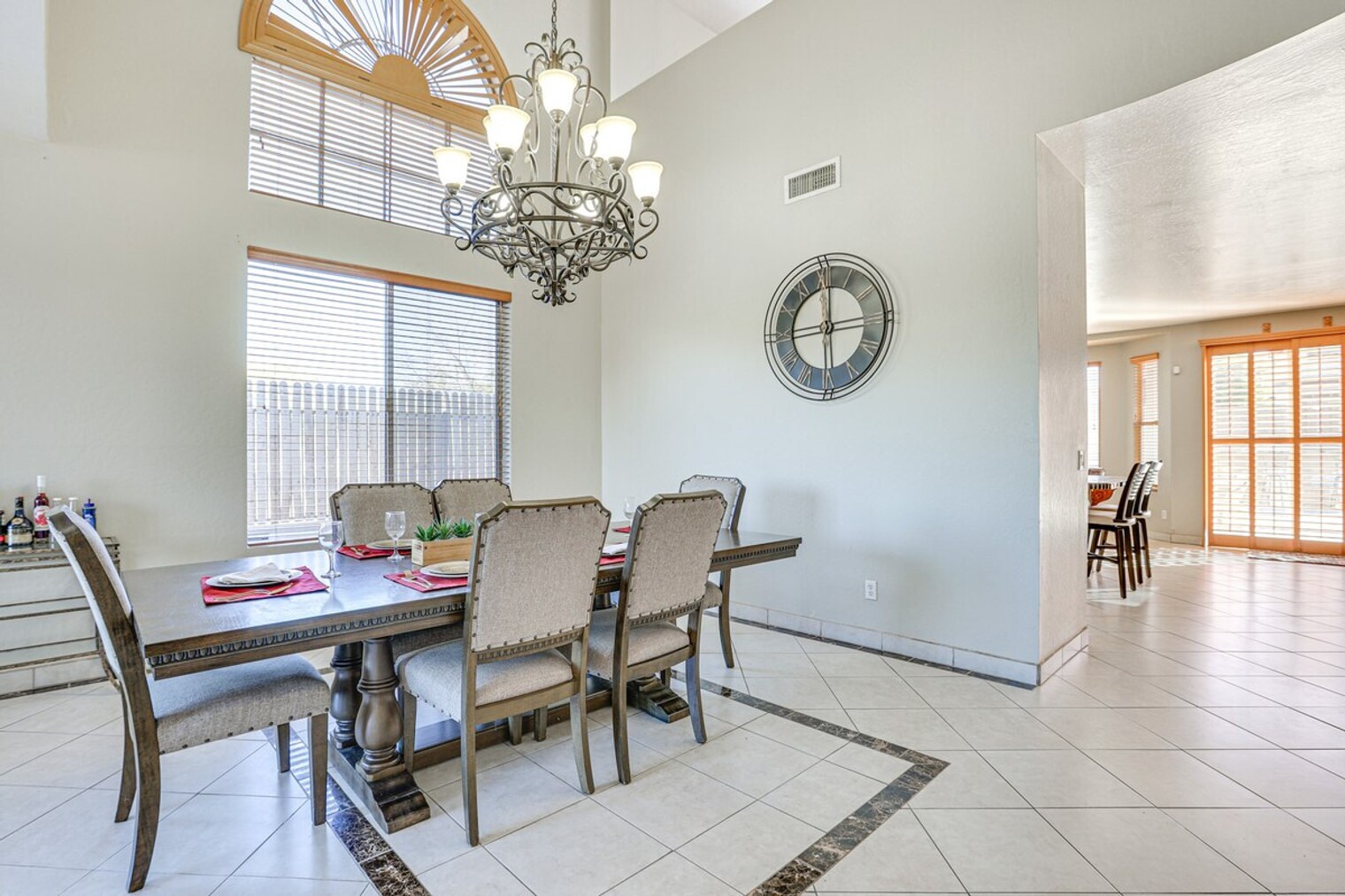 Building Photo - 2907 W Carson Rd