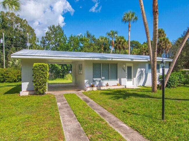 Building Photo - 7502 Pacific Ave