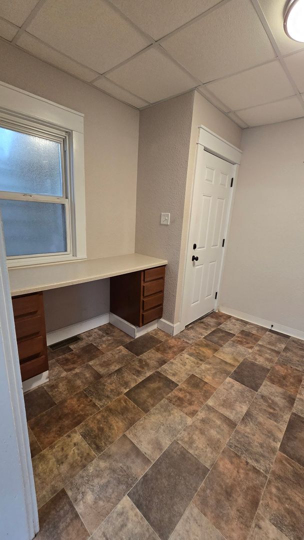 Building Photo - 403 W Memorial Dr