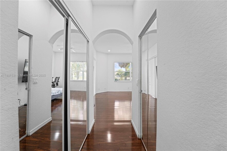 Building Photo - 4294 Diamond Ter