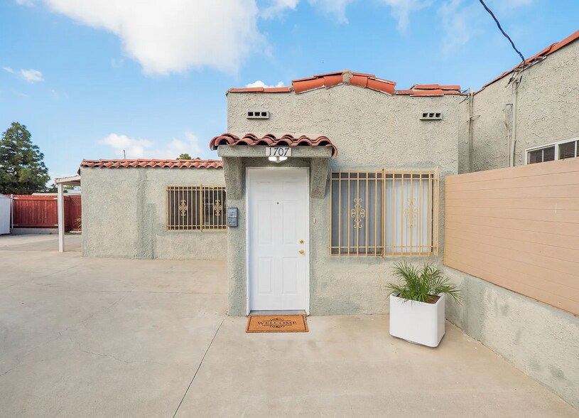 Primary Photo - 1707 261st St