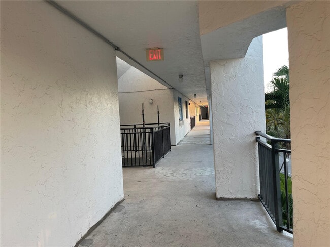 Building Photo - 16141 Blatt Blvd