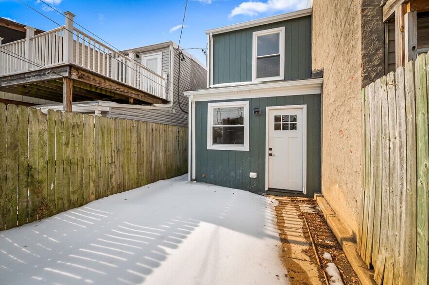 Building Photo - 3539 Roland Ave