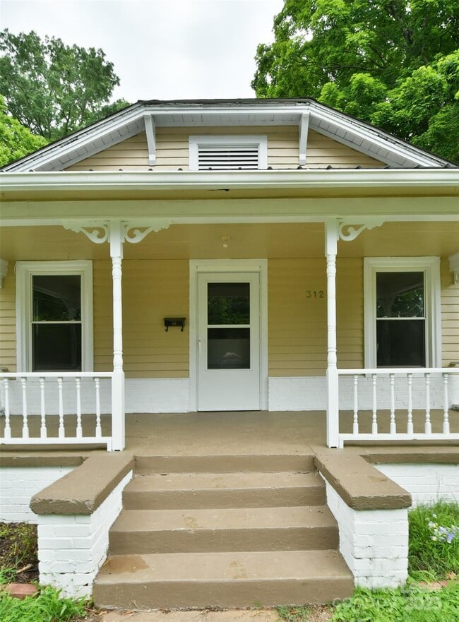 Building Photo - 312 Bost St