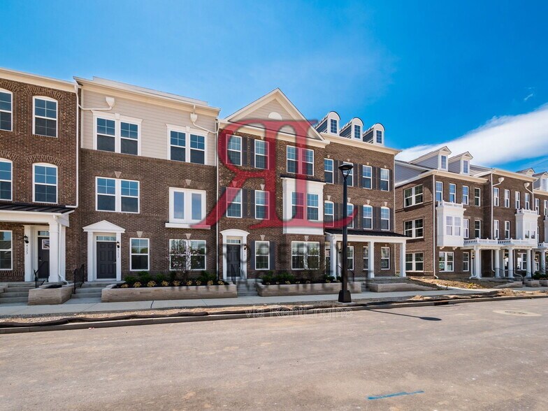 Building Photo - 4181 McCune Ave
