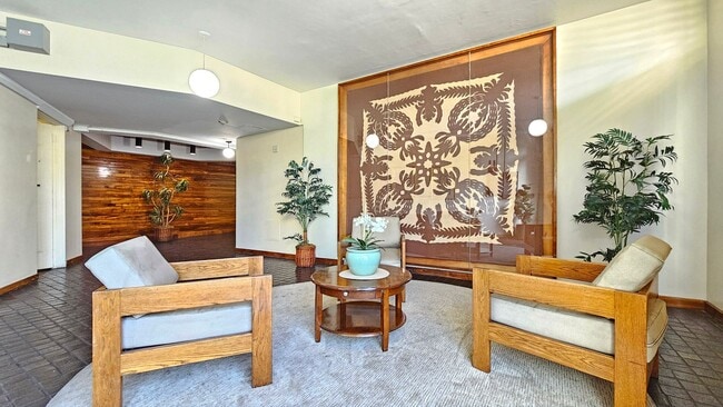 Building Photo - Holiday Village - renovated studio with on...