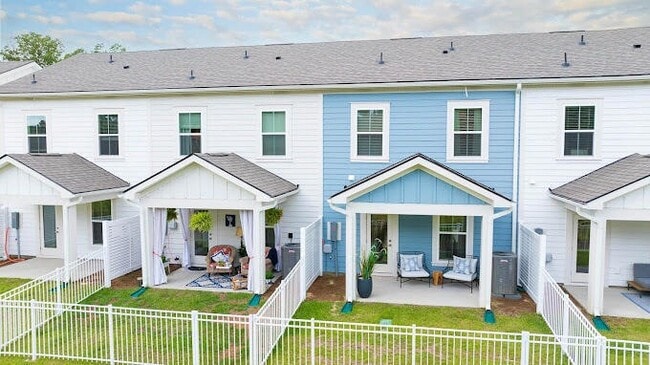 Building Photo - 3029 Stonecrest Dr