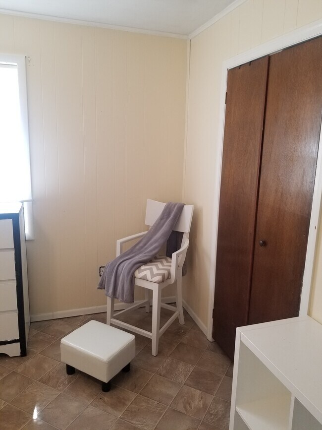 Room #1 - 1112 Central St