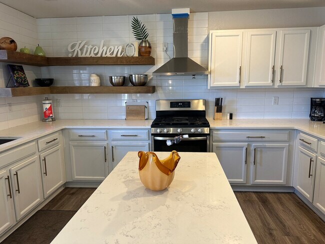 Building Photo - 11987 Bolton Dr