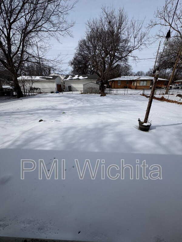 Building Photo - 3439 S Walnut St