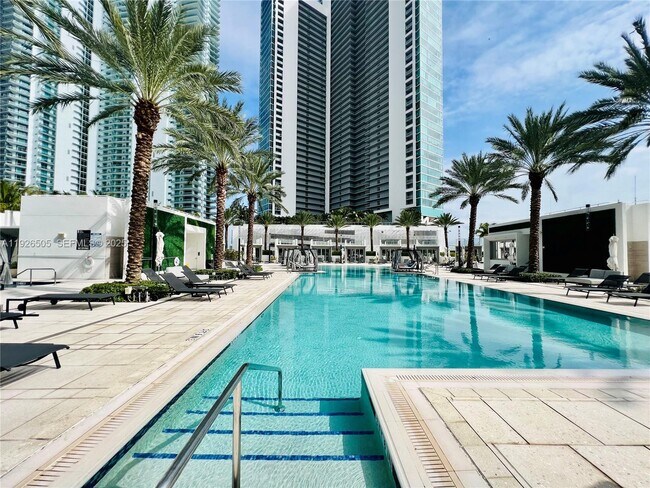 Building Photo - 851 NE 1st Ave