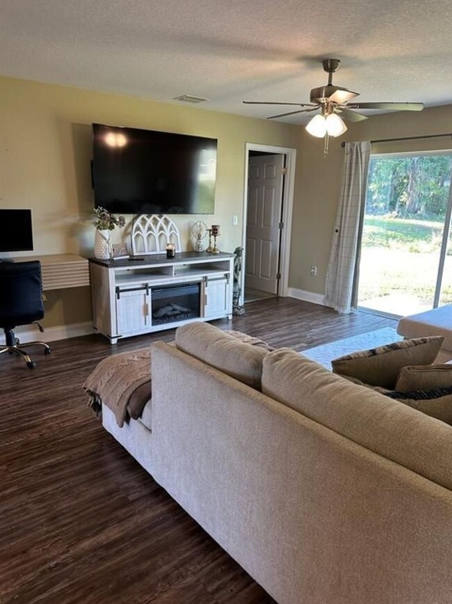 Building Photo - Charming New 3BR House in Fort Meade