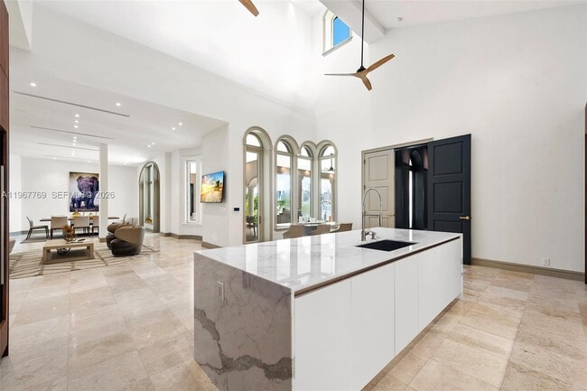 Building Photo - 432 S Hibiscus Dr