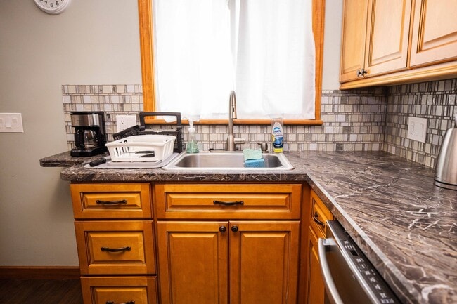 Building Photo - Beautifully updated two bedroom home in We...