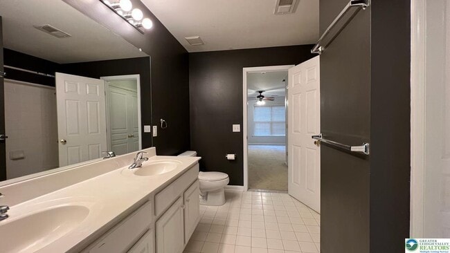 Building Photo - 1839 Majestic Dr