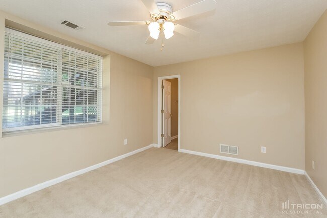 Building Photo - 3180 Willow Park Dr NE