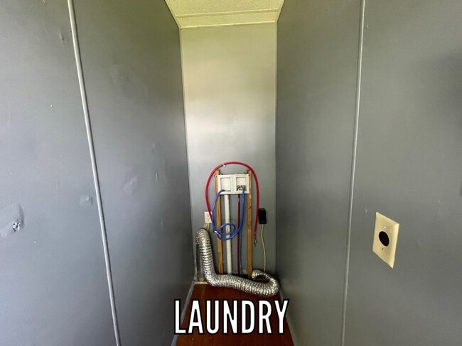 Building Photo - 303 E Winter Ave