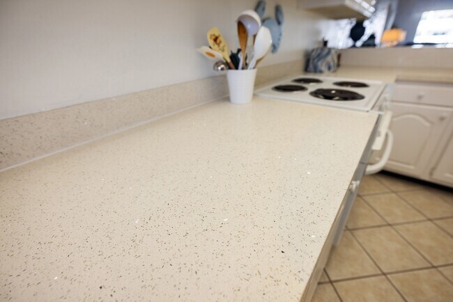 Building Photo - 909 Santa Rosa Blvd