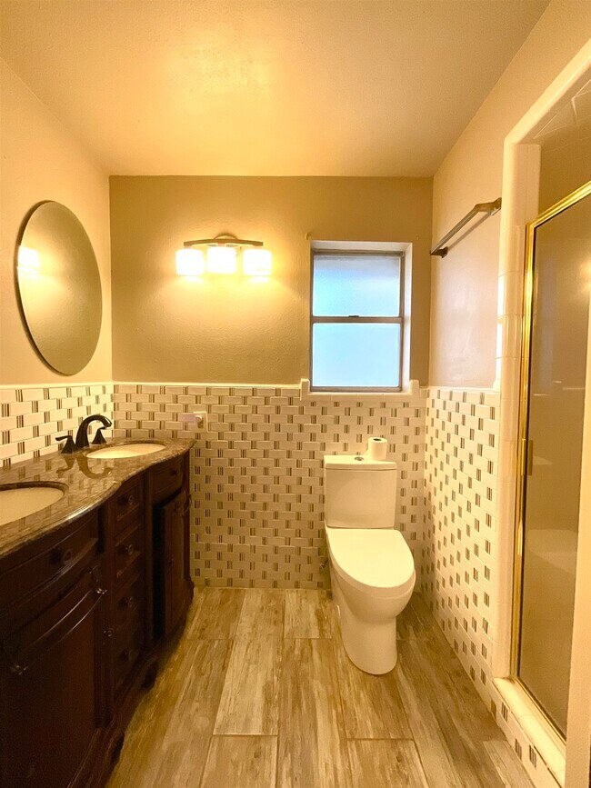 Building Photo - 5303 Shady Oak Cir