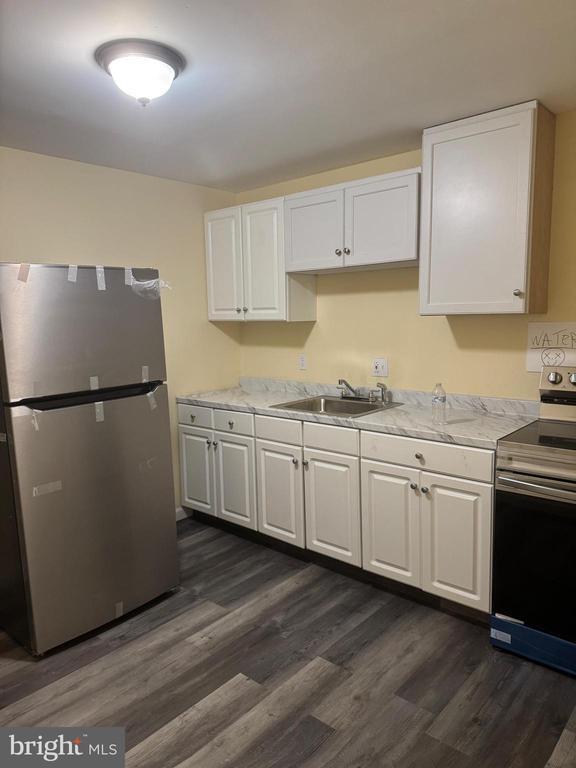 Building Photo - 8806 Braeside Dr