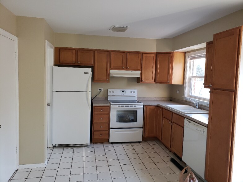 Building Photo - 2146 Rugen Rd