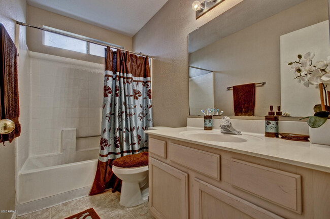 Building Photo - 7631 W Cinnabar Ave