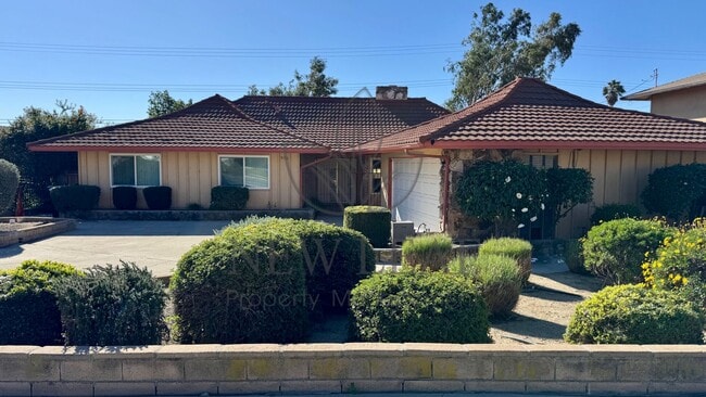 Building Photo - 970 W 14th St