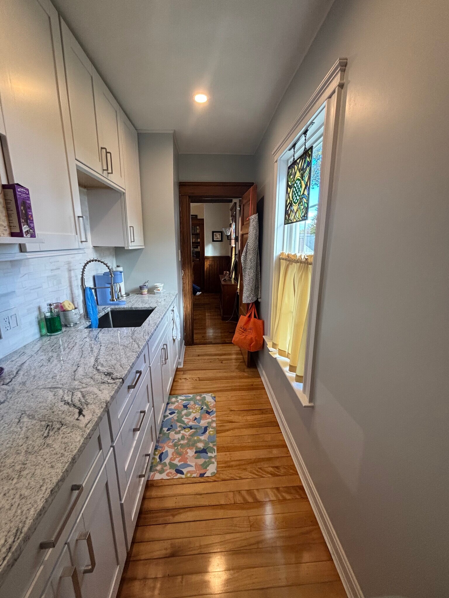 Building Photo - 460 Burncoat St