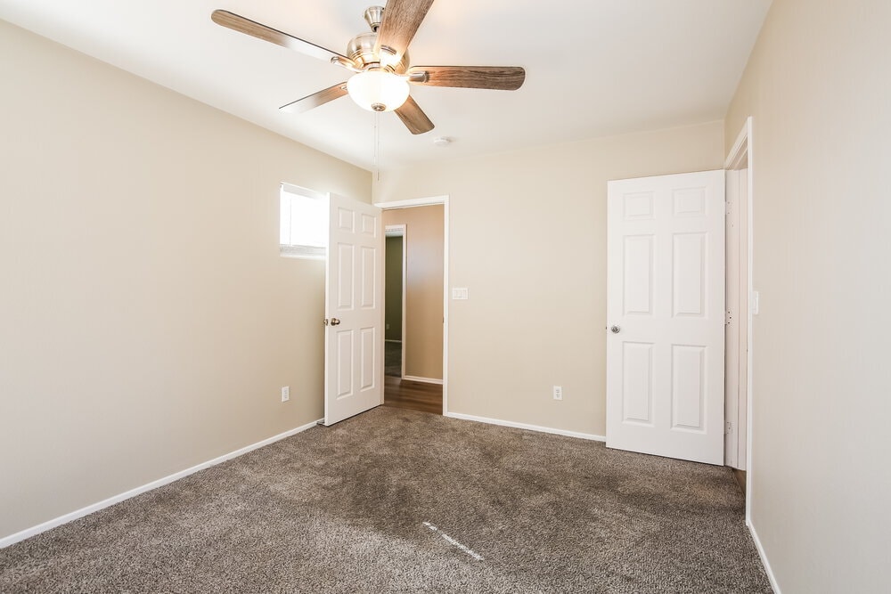 Building Photo - 3520 Terraza Mar Ave