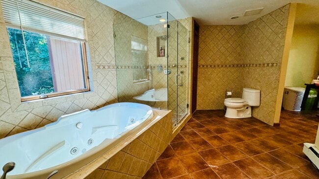 Building Photo - 96 Old Pascack Rd