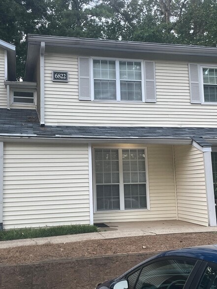 Main front face of apt - 6822 Glenridge Dr